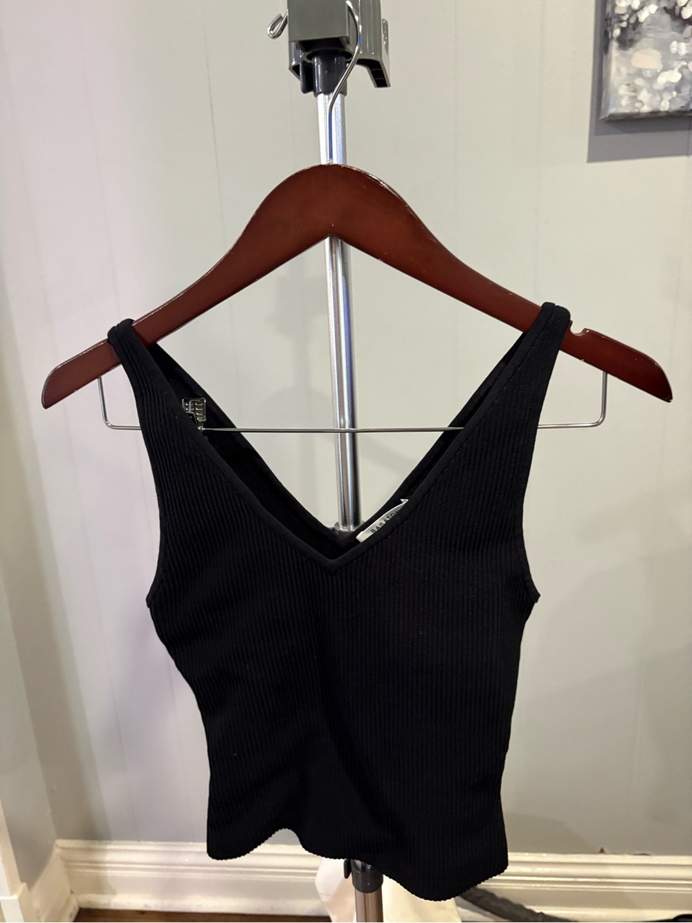 Aritzia Babaton Black Ribbed V-Neck Tank